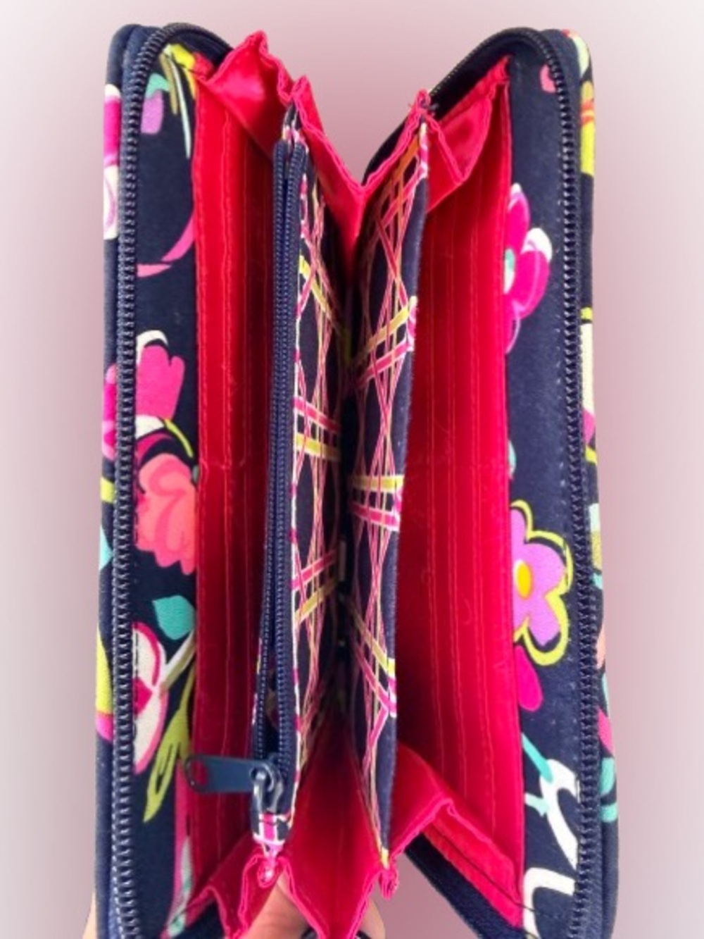 Vera Bradley Ribbons Accordion Wallet Navy Floral Zip Around Organizer Retired - Picture 3 of 4